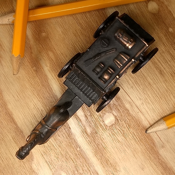 Collectable Metal Die Cast Horse & Stagecoach pencil sharpener - Picture 2 of 13